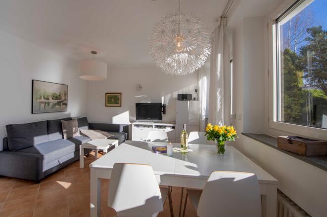 Lichtdurchflutetes Wohnzimmer zum Wohlfühlen