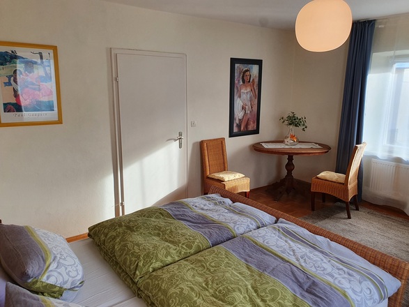 2. Schlafzimmer  OG