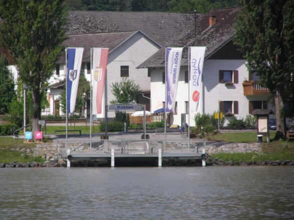 Schiffsanlegestelle Kasten