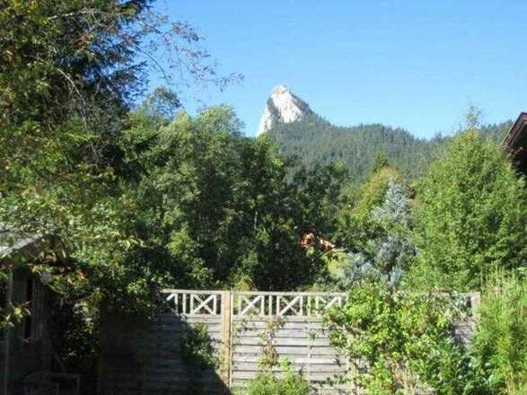 Blick zum Leonhardstein im Sommer