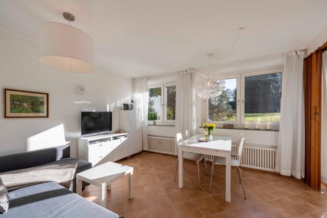 Schwenkbarer Flatscreen, W-Lan & Radio-CD-Player