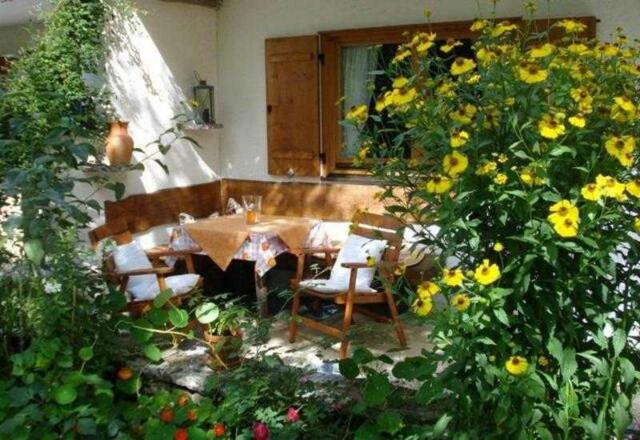 Terrasse mit gemütlicher Sitzecke