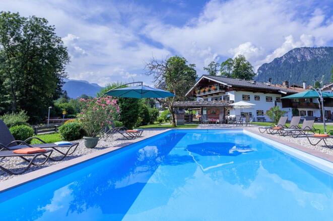 Swimmingpool mit Kaser