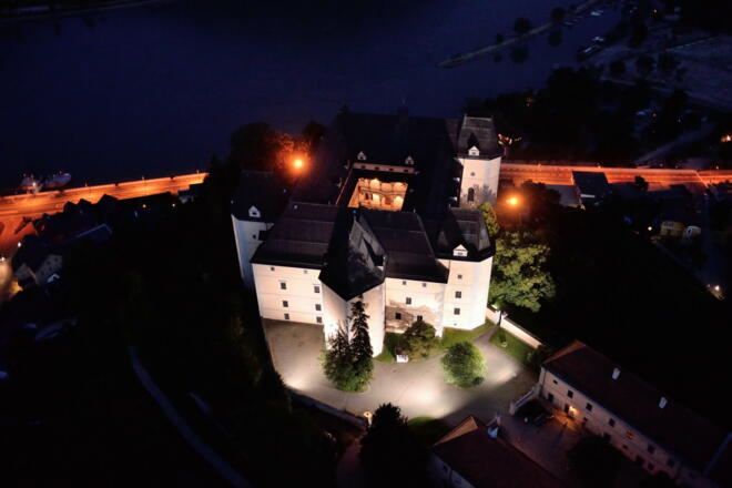 Schloss Greinburg bei Nacht