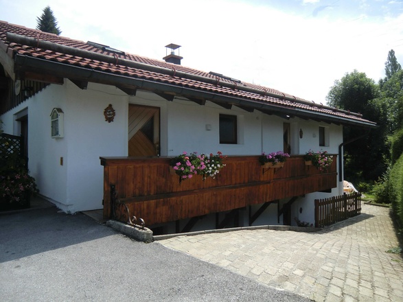 https://d1pgrp37iul3tg.cloudfront.net/objekt_pics/obj_full_109446_033.jpg