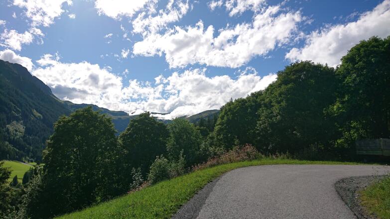 Die letzten Meter auf Asphalt im Uphill
