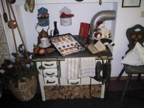 Nostalgischer Ofen im Eingangsbereich