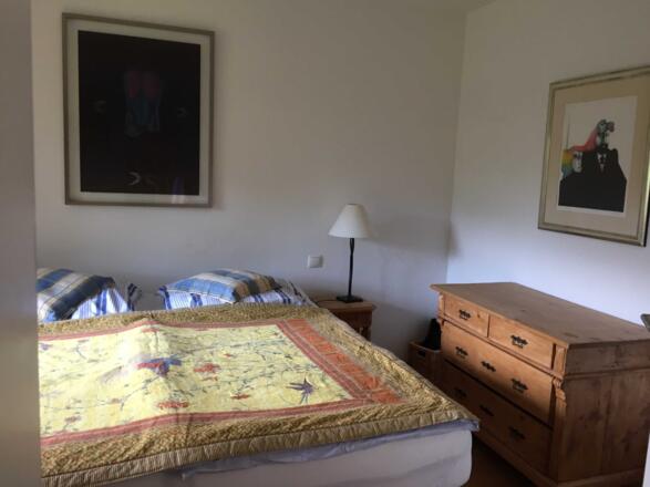 Blick ins Schlafzimmer 2