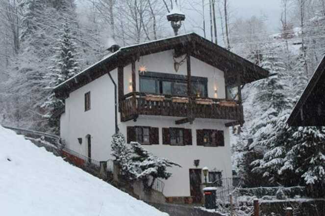 Haus 8, Westansicht im Winter