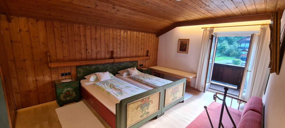 gr. Schlafzimmer