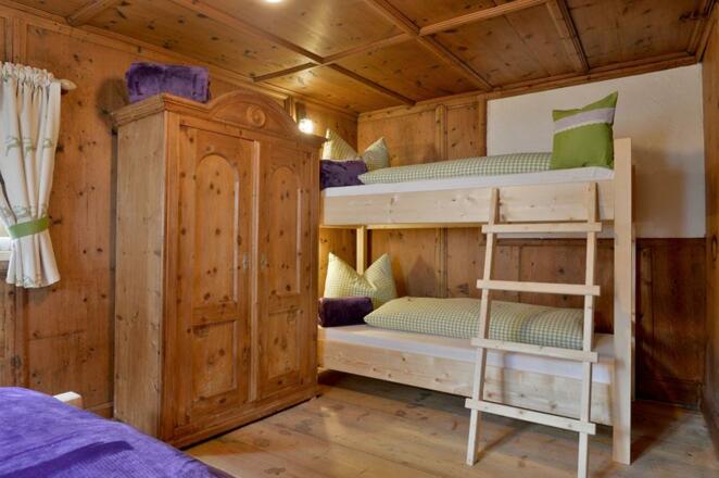 Grünes Schlafzimmer EG (2)