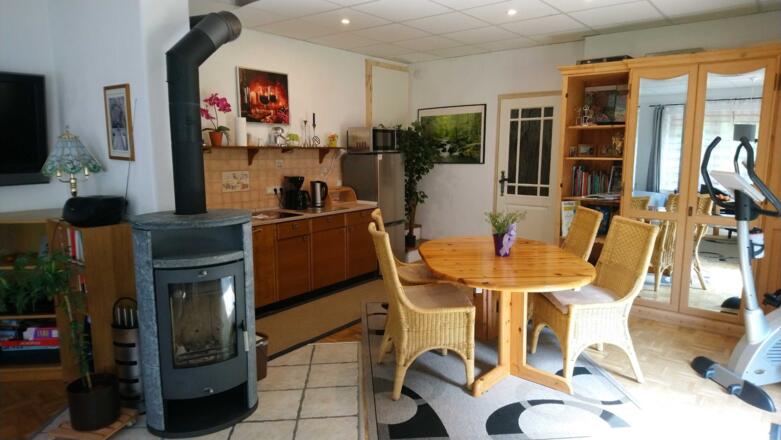 Kamin und Essbereich