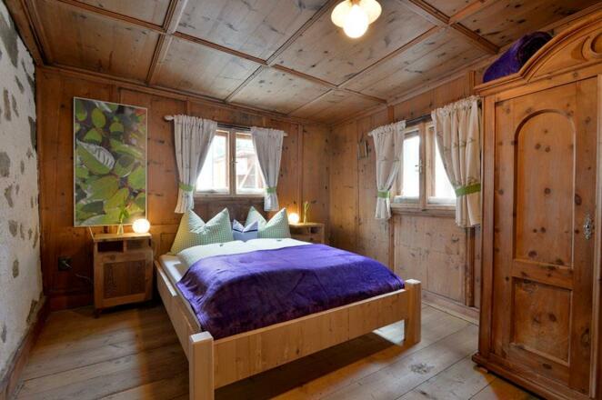 Grünes Schlafzimmer EG