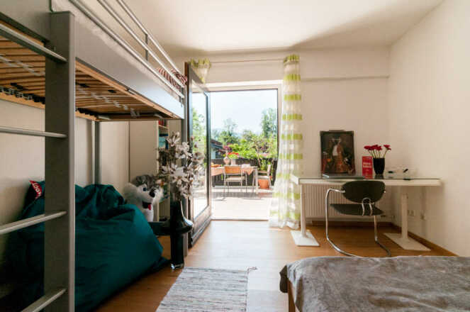 2. Schlafzimmer mit zusätzl. Hochbett und Terrassenausgang