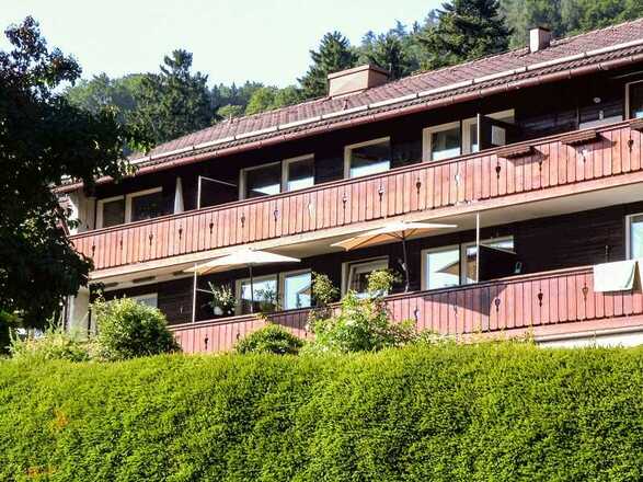 Fewo Am Leeberg mit Sonnenschirmen