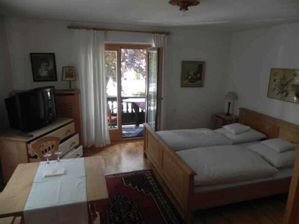 Doppelzimmer 70,00 EUR im Haupthaus