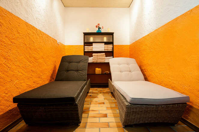 kleiner Ruheraum angrenzend am Pool