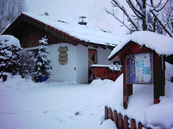 https://d1pgrp37iul3tg.cloudfront.net/objekt2_pics/obj_full_109446_001.jpg