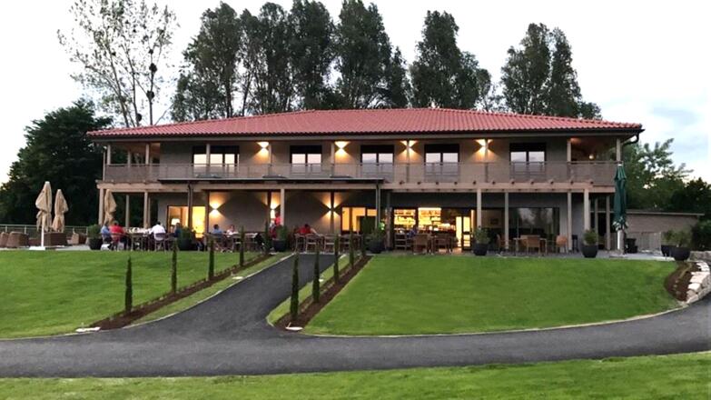 neues-golfclub-haus