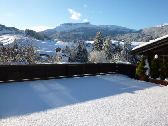 Ausblick Dachterrasse zum winterlichen Ifen