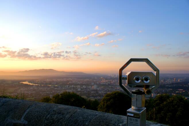 Sonnenaufgang-auf-dem-P%c3%b6stlingberg_Linz_c_linztourismus_LE