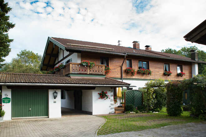 https://d1pgrp37iul3tg.cloudfront.net/objekt_pics/obj_full_31747_001.jpg