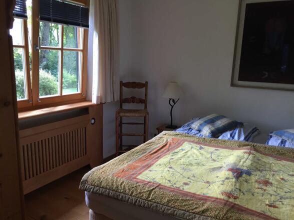 Blick ins Schlafzimmer 1
