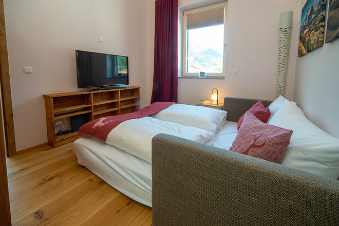 Zusätzl. Wohn-/Fernsehzimmer mit ausgezogener Schlafcouch