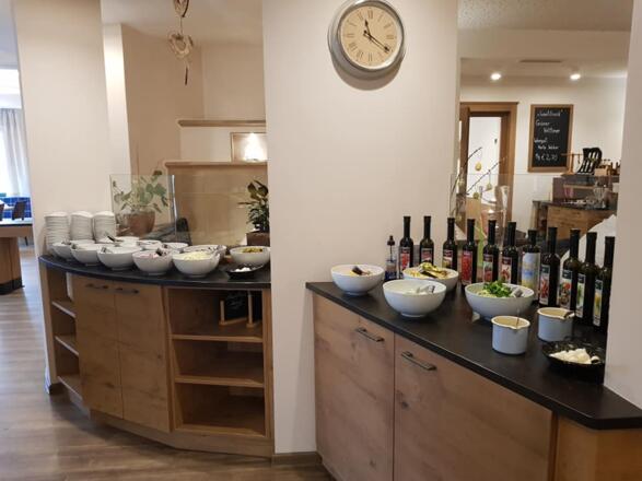 49898853_344471979678291_5775207442191220736_n