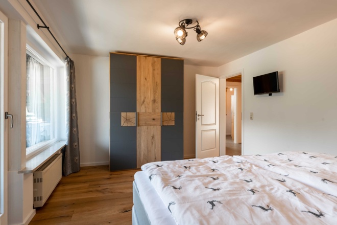 Schlafzimmer 1