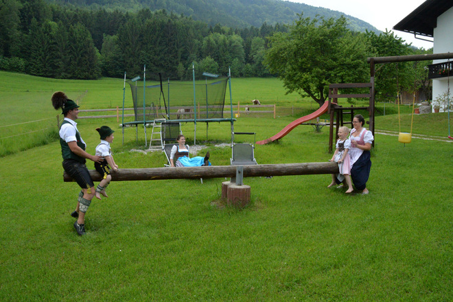 Wippe am Spielplatz des Cafes