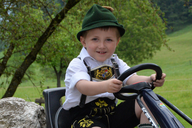 Riesenspaß für die Kleinen: Kettcar fahren