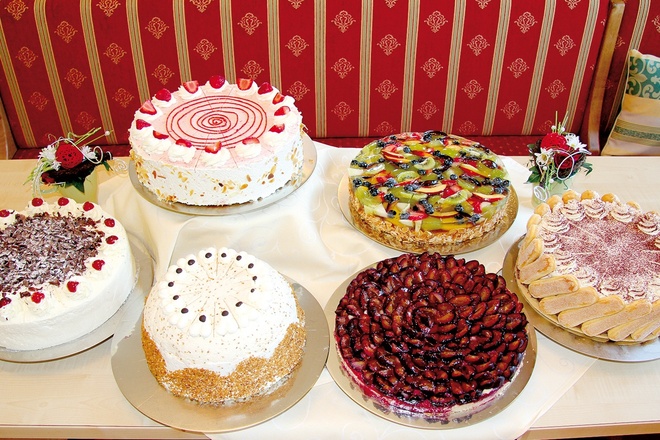 Bunte Kuchenkreationen laden zum Genießen ein!