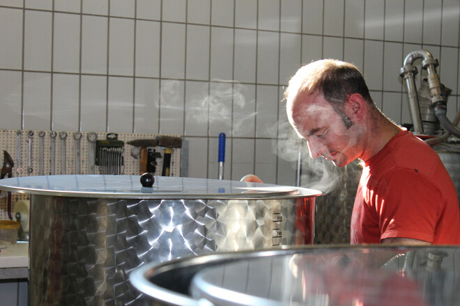 2015 Matthias Wimmer in Kelterei Biohof_Wimmer_t