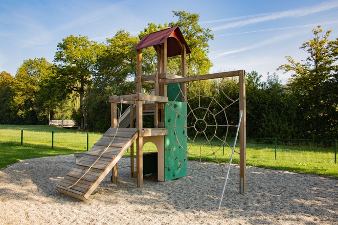 IMG_1_Hirschbach_Sportplatz_Spielplatz