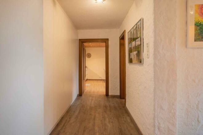 Flur (viel Stauplatz)