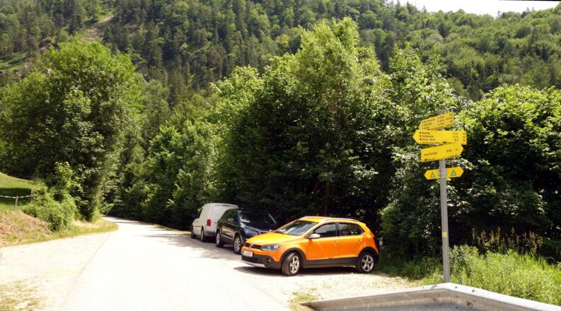 Kleiner Parkplatz 490m beim Einstieg
