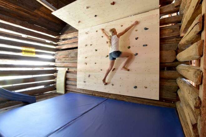 Tenne-Kletterwand
