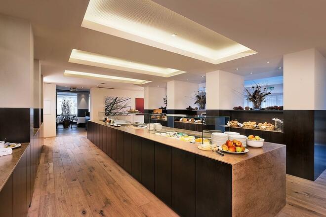 Großzügiger Buffetraum