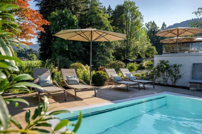 Entspannen am Pool Boutique Hotel Relais Chalet Wilhelmy