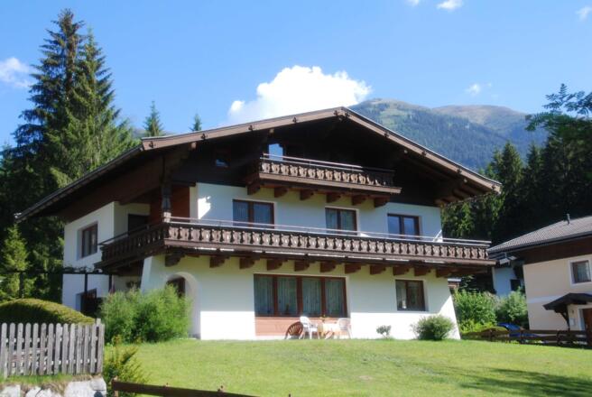 Haus im Sommer