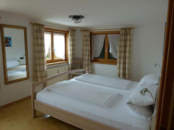 Schlafzimmer Dorfblick