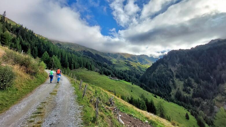 Unterwegs zur Klammalm, ganz hinten im Talgrund.