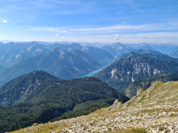 Blick vom Wetgipfel auf den Plansee