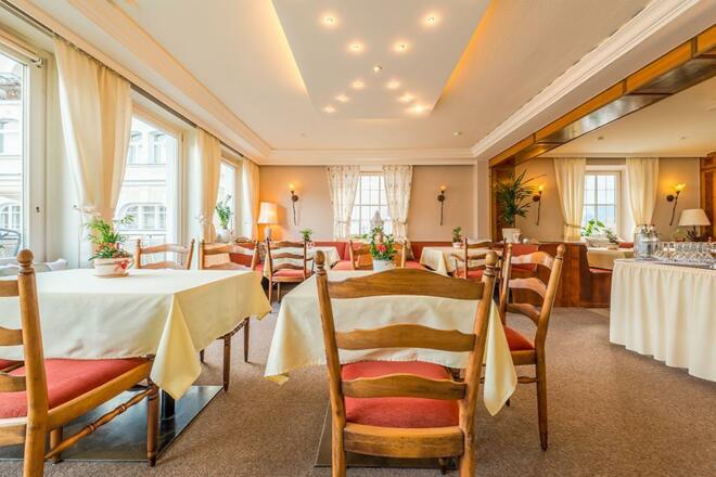 Frühstücksrestaurant mit Balkon