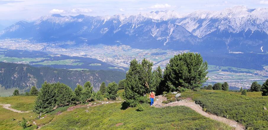Toller Blick ins Inntal, auf Innsbruck, Hall und die umliegenden Dörfer.