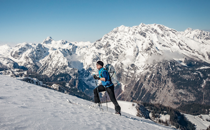 Aufsteig zum Schneibstein, im Hintergrund die Watzmann Ostwand