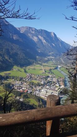 Blick Richtung Pass Lueg hinab nach Tenneck
