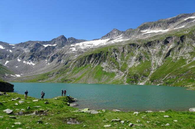 Der Kratzenbergsee umrahmt von zahlreichen 3.000ern