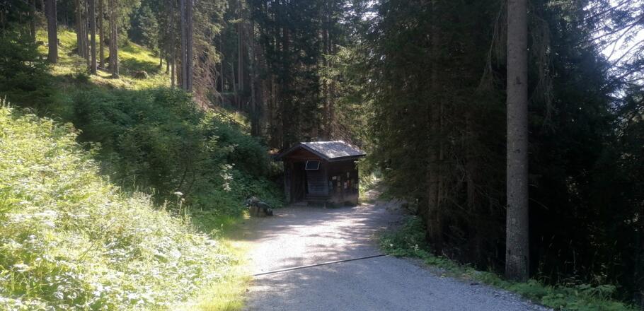 Talstation der Materialseilbahn